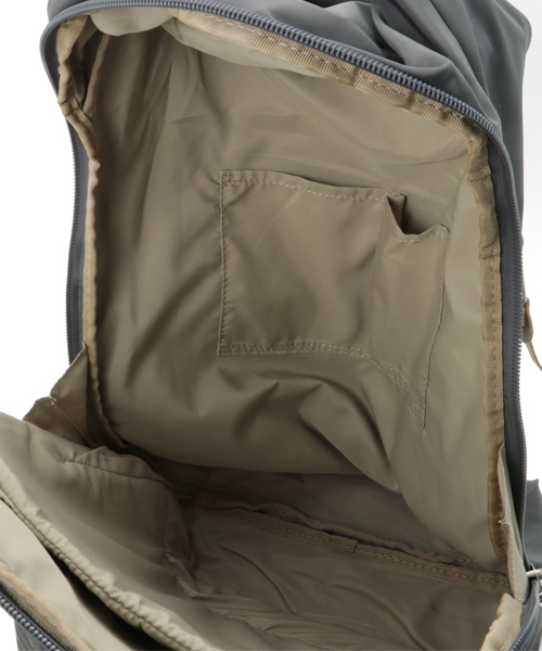 anello(アネロ)の「【anello】アネロ 高密度ナイロン風リュック 大 (バックパック/リュック・レディース・グレー/ネイビー/ブラック/オリーブ/レッド・ONE SIZE)」の13枚目の写真
