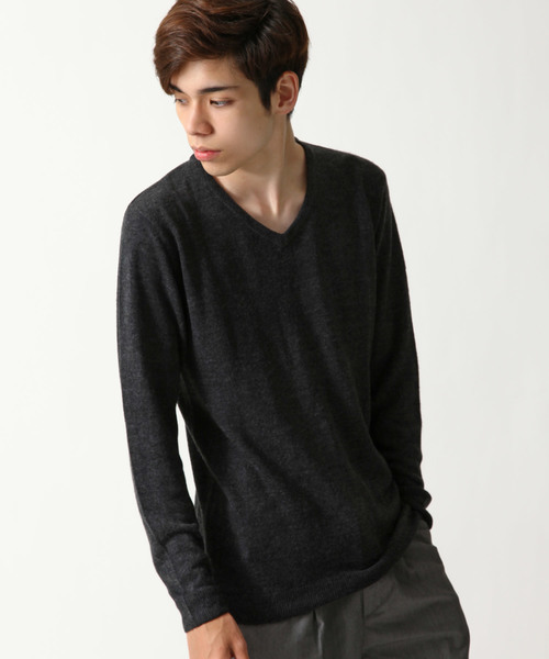 ZIP FIVE(ジップファイブ)の「【ZIP FIVE】抗ピリング加工カシミアタッチVネックセーター(ニット/セーター・メンズ・レッド系その他/ピンク/ブラウン/テラコッタ/モカ/マスタード/オフホワイト/杢グレー/ダークグリーン/チャコール/ネイビー/ベージュ/ブラック系その他/ブルー/ブルー系その他/ワイン/カーキ/アイボリー/ブルーグレー/ブラック/パープル・SMALL/LARGE/X-LARGE/MEDIUM)」の8枚目の写真