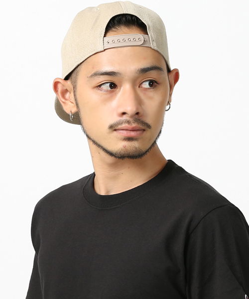 Rocky Monroe(ロッキーモンロー)の「ストレートベースボールキャップ(キャップ・メンズ・ホワイト/ブラック/パープル/ネイビー/ブラウン/グレー/レッド/サックスブルー/ピンク/イエロー/オレンジ/ブルー/ワインレッド/ブラック系その他/ライトピンク/ブラック系その他2/ブラック系その他3/ベージュ・FREE)」の9枚目の写真