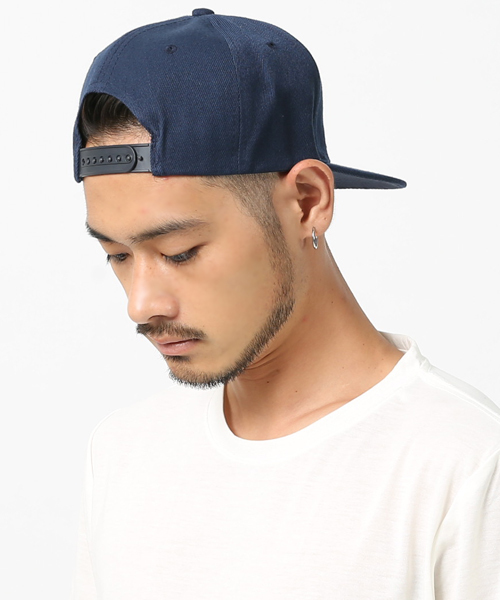 Rocky Monroe(ロッキーモンロー)の「ストレートベースボールキャップ(キャップ・メンズ・ホワイト/ブラック/パープル/ネイビー/ブラウン/グレー/レッド/サックスブルー/ピンク/イエロー/オレンジ/ブルー/ワインレッド/ブラック系その他/ライトピンク/ブラック系その他2/ブラック系その他3/ベージュ・FREE)」の10枚目の写真