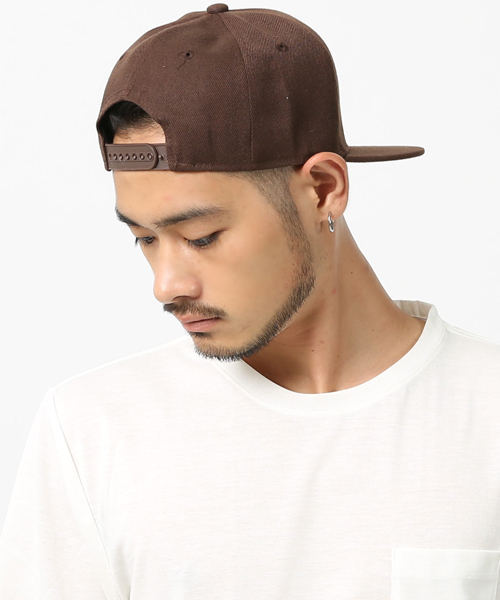 Rocky Monroe(ロッキーモンロー)の「ストレートベースボールキャップ(キャップ・メンズ・ホワイト/ブラック/パープル/ネイビー/ブラウン/グレー/レッド/サックスブルー/ピンク/イエロー/オレンジ/ブルー/ワインレッド/ブラック系その他/ライトピンク/ブラック系その他2/ブラック系その他3/ベージュ・FREE)」の8枚目の写真