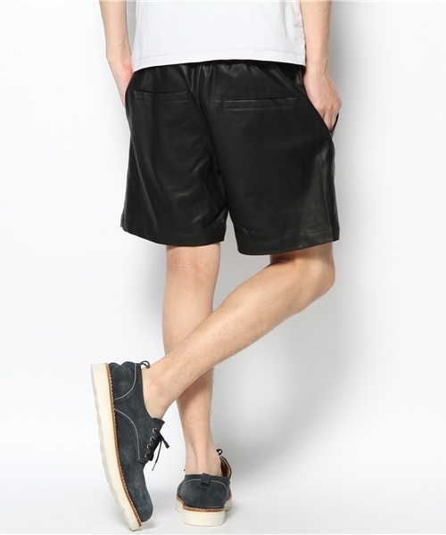 WHO'S WHO gallery（フーズフーギャラリー）の「レザーショーツ（その他パンツ・メンズ・ブラック・MEDIUM/LARGE）」の3枚目の写真