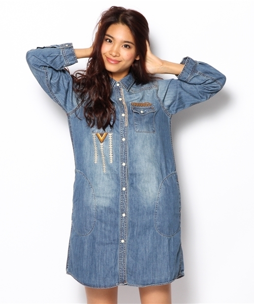 laule'a sunny side store(ラウレアサニーサイドストア)の「刺繍シャツワンピース(シャツワンピース・レディース・ブルー/ライトインディゴブルー・FREE)」の2枚目の写真