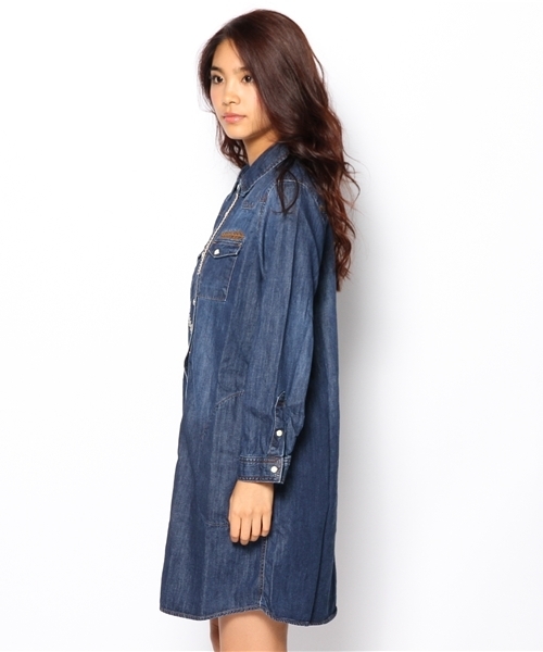 laule'a sunny side store(ラウレアサニーサイドストア)の「刺繍シャツワンピース(シャツワンピース・レディース・ブルー/ライトインディゴブルー・FREE)」の4枚目の写真