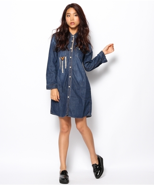laule'a sunny side store(ラウレアサニーサイドストア)の「刺繍シャツワンピース(シャツワンピース・レディース・ブルー/ライトインディゴブルー・FREE)」の6枚目の写真
