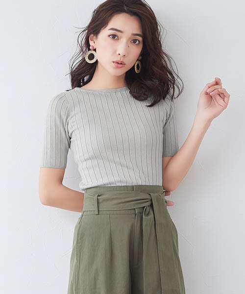 Pierrot（ピエロ）の「ネックが選べるウォッシャブル半袖リブニット（ニット/セーター・レディース・オフホワイト/ブラック系その他/グリーン系その他/ピンク系その他/ブルー系その他2/ピンク系その他4/グレー/ホワイト系その他/ベージュ系その他/パープル系その他/グリーン系その他2/ピンク系その他3/ブラック/グリーン/グレー系その他/ブルー系その他/ネイビー/ミント/ブラウン系その他/ライトパープル/ブラウン系その他2/ピンク系その他2/ピンク系その他6/ライトベージュ/ブルー系その他3/ピンク系その他5/レッド系その他/ボルドー/ブルー系その他4/ブルー系その他5・M/L）」の6枚目の写真