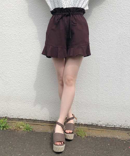 one after another NICE CLAUP(ワンアフターアナザーナイスクラップ)の「麻混フリルショートパンツ(その他パンツ・レディース・アイボリー/ブラック/ブラウン系その他/ベージュ・FREE)」の3枚目の写真