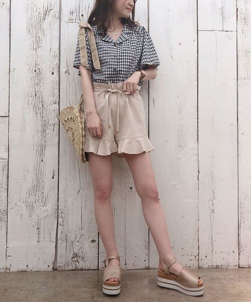 one after another NICE CLAUP(ワンアフターアナザーナイスクラップ)の「麻混フリルショートパンツ(その他パンツ・レディース・アイボリー/ブラック/ブラウン系その他/ベージュ・FREE)」の15枚目の写真