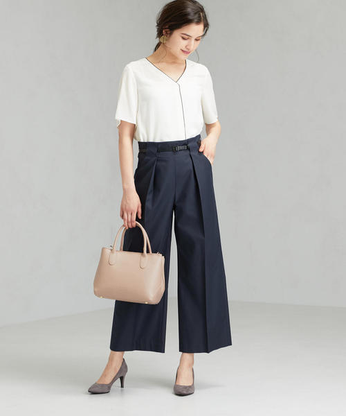 green label relaxing(グリーンレーベルリラクシング)の「CS ベルト デザイン ワイド パンツ(その他パンツ・レディース・ネイビー/オフホワイト/ケリー・40/38/36)」の10枚目の写真