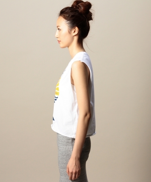BEAUTY&YOUTH UNITED ARROWS（ビューティーアンドユースユナイテッドアローズ）の「BY THE DAY ON THE BEACH サイドオープンノースリーブ ◆（Tシャツ/カットソー・レディース・ホワイト/ネイビー・フリー）」の11枚目の写真