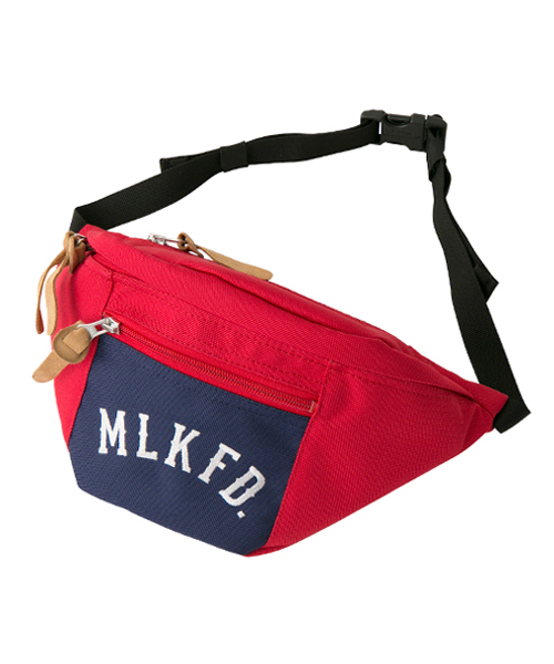 MILKFED.（ミルクフェド）の「MLKFD FANNY PACK　（ボディバッグ/ファニーパック/無地/ロゴ）（ボディバッグ/ウエストポーチ・レディース・レッド/ブラック/グリーン/ネイビー・ONE SIZE）」の4枚目の写真