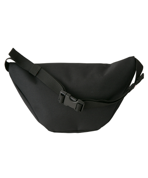 MILKFED.（ミルクフェド）の「MLKFD FANNY PACK　（ボディバッグ/ファニーパック/無地/ロゴ）（ボディバッグ/ウエストポーチ・レディース・レッド/ブラック/グリーン/ネイビー・ONE SIZE）」の5枚目の写真