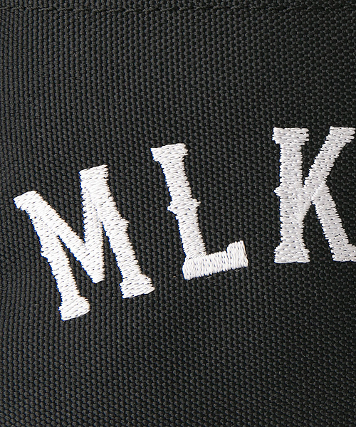 MILKFED.（ミルクフェド）の「MLKFD FANNY PACK　（ボディバッグ/ファニーパック/無地/ロゴ）（ボディバッグ/ウエストポーチ・レディース・レッド/ブラック/グリーン/ネイビー・ONE SIZE）」の6枚目の写真