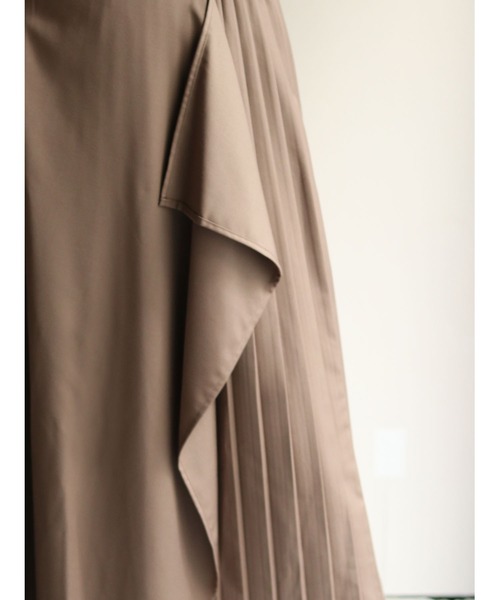 vingtrois（バントロア）の「【vingtrois】【ワンマイルウェア】【テレワーク映え】プリーツ切り替えフレアスカート（スカート・レディース・チャコールグレー/ベージュ/カーキオリーブ・M）」の7枚目の写真