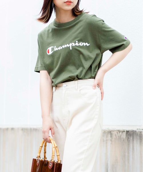 Champion(チャンピオン)の「WEGO/【一部店舗限定】Champion チャンピオン ロゴ半袖Tシャツ(Tシャツ/カットソー・メンズ・ホワイト/ブラック/ネイビー/ピンク/ライム/イエロー/杢グレー/ダークグリーン/ターコイズブルー/ブラウン/オレンジ系その他/ライトイエロー・SMALL/MEDIUM/LARGE/X-LARGE)」の1枚目の写真