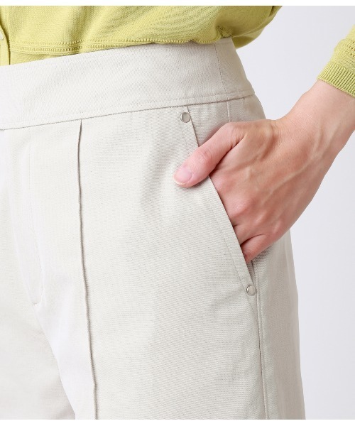 NEWYORKER(ニューヨーカー)の「センターシーム セミワイドクロップド ハンサムパンツ(その他パンツ・レディース・キャメル/ネイビー/アイボリー・9号/11号/13号/7号)」の20枚目の写真