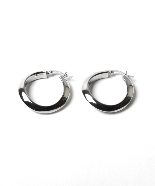 YArKA(ヤーカ)の「【YArKA/ヤーカ】silver925 distortion circle pierce/歪みピアス シルバー925(ピアス(両耳用)・レディース・シルバー・FREE)」の2枚目の写真