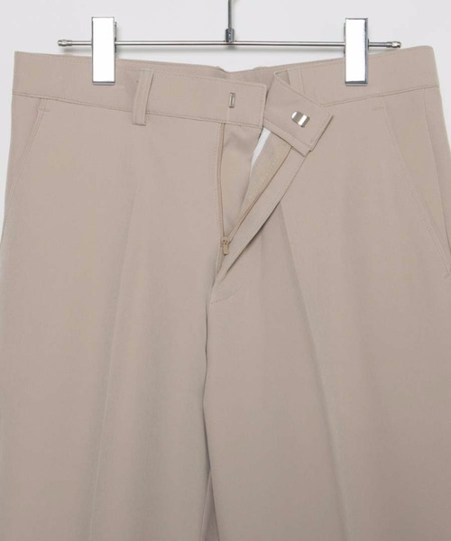 DING（ディング）の「DING/センタープレスサイドスリットパンツ（スラックス・レディース・ブラック/ベージュ・SMALL/MEDIUM）」の11枚目の写真