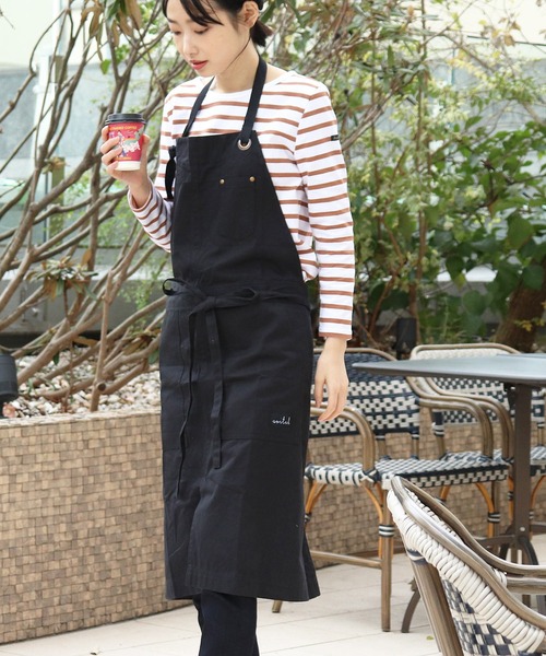 salle de bal（サルデバル）の「FRIENDSHILL / フレンズヒル  ロングエプロン　ツールボックス　ツールスタンド CW-510-23 ･･　FRH（エプロン・レディース・イエロー/カーキ/ライトブルー/ブラウン/グレー/ブラック/ナチュラル/ネイビー/オレンジ/その他1/その他2/ベージュ/ブルー/その他3/グリーン/グレイッシュベージュ/ブラック系その他/ブラウン系その他/ライトグリーン・FREE）」の2枚目の写真