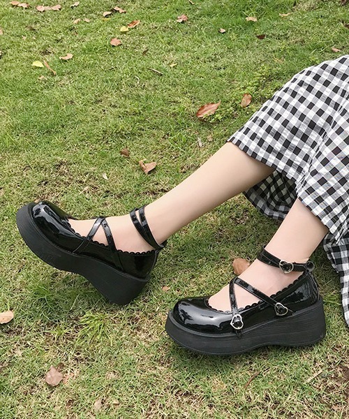 SVEC（シュベック）の「厚底 クロス ストラップ フリル メリージェーン