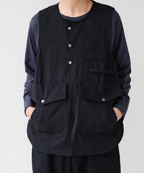 antiqua（アンティカ）の「３６０度お洒落なシルエット！拘りのミリタリーベスト（ベスト・メンズ・ブラック/カーキ・FREE）」の3枚目の写真