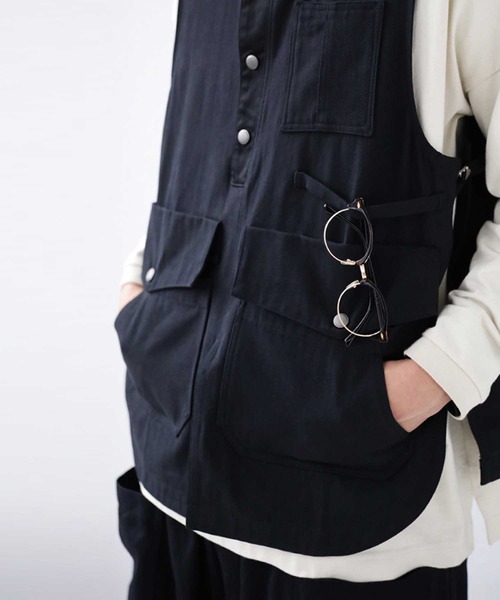 antiqua（アンティカ）の「３６０度お洒落なシルエット！拘りのミリタリーベスト（ベスト・メンズ・ブラック/カーキ・FREE）」の6枚目の写真