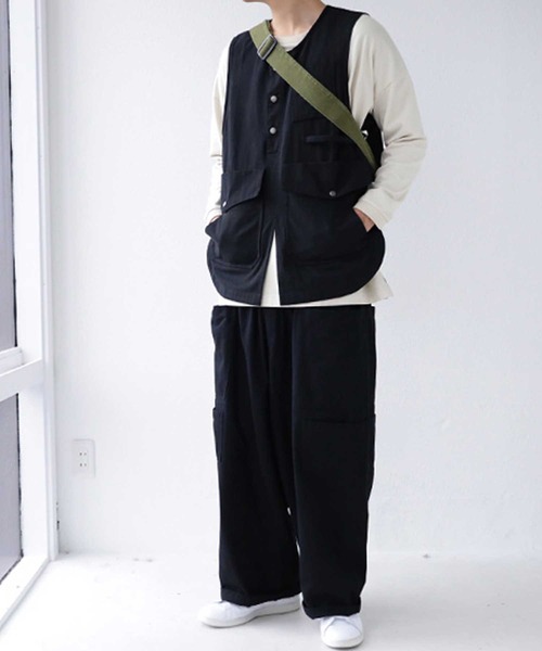 antiqua（アンティカ）の「３６０度お洒落なシルエット！拘りのミリタリーベスト（ベスト・メンズ・ブラック/カーキ・FREE）」の9枚目の写真