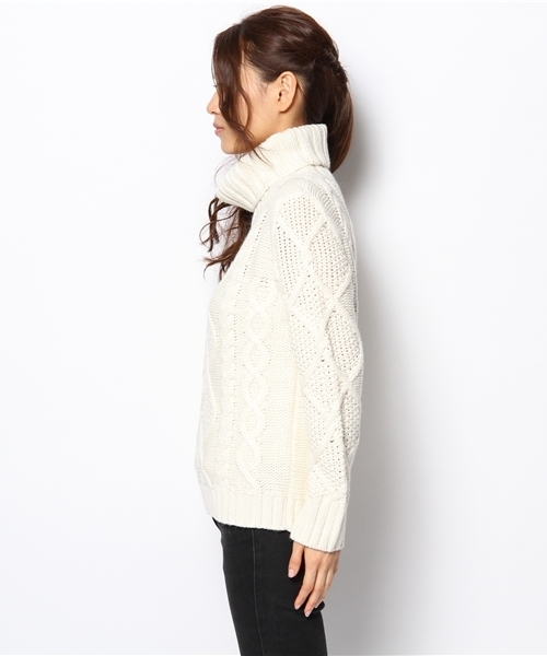 BEAMS LIGHTS Women's（ビームスライツ ウィメンズ）の「BEAMS LIGHTS / タートルケーブルプルオーバー（ニット/セーター・レディース・オフホワイト/ベージュ・FREE）」の9枚目の写真