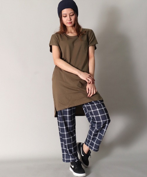 BAYBLO（ベイブロ）の「サイドスリット クルーネック Tシャツ(BT)（Tシャツ/カットソー・レディース・ブラック/ホワイト/カーキ・LARGE/MEDIUM）」の16枚目の写真