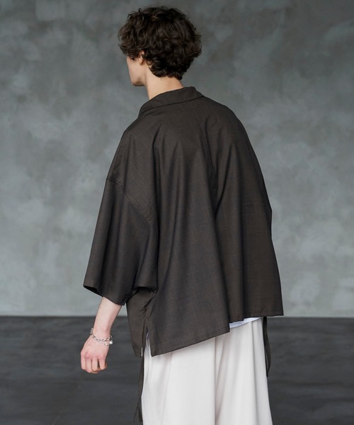 shiki tokyo（シキトウキョウ）の「OVERSIZED DOLMAN OPEN-COLLARED SHIRT / オーバーサイズドルマンオープンカラーシャツ（シャツ/ブラウス・メンズ・ブラウン/グレイッシュベージュ・LARGE/SMALL/MEDIUM）」の9枚目の写真