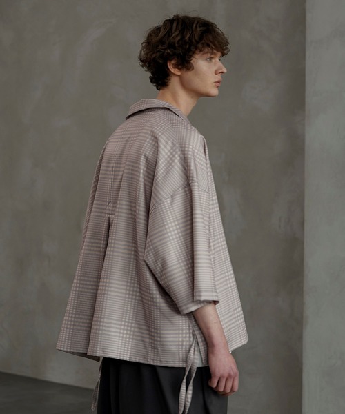 shiki tokyo（シキトウキョウ）の「OVERSIZED DOLMAN OPEN-COLLARED SHIRT / オーバーサイズドルマンオープンカラーシャツ（シャツ/ブラウス・メンズ・ブラウン/グレイッシュベージュ・LARGE/SMALL/MEDIUM）」の22枚目の写真