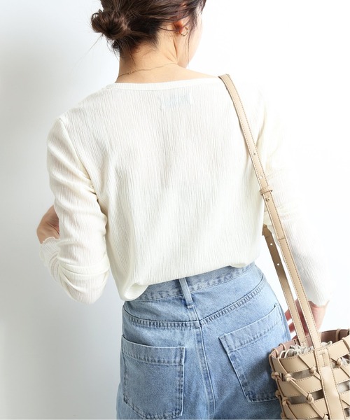 SLOBE IENA（スローブイエナ）の「シャーリングカーディガン【手洗い可能】◆（カーディガン/ボレロ・レディース・ホワイト/ブラック/サックスブルー・FREE）」の5枚目の写真