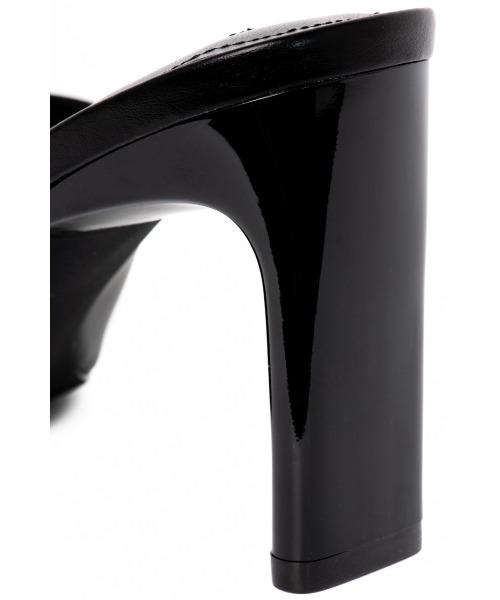 R&E（アールアンドイー）の「【21AW新作】【R&E】センターシームスティックヒールミュール（パンプス・レディース・ブラック/ブラック系その他/ベージュ系その他・22.5cm/23.5cm/24.5cm/23.0cm/24.0cm/22.0cm）」の8枚目の写真