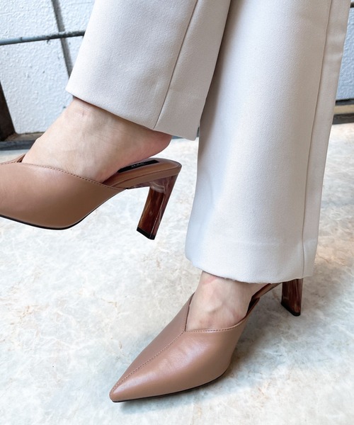 R&E（アールアンドイー）の「【21AW新作】【R&E】センターシームスティックヒールミュール（パンプス・レディース・ブラック/ブラック系その他/ベージュ系その他・22.5cm/23.5cm/24.5cm/23.0cm/24.0cm/22.0cm）」の18枚目の写真