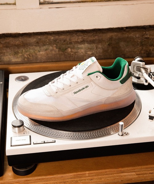 Reebok(リーボック)の「クラブシー レガシー / Club C Legacy Shoes(スニーカー・メンズ・ホワイト×グリーン・23.0cm/23.5cm/24.0cm/24.5cm/25.0cm/25.5cm/26.0cm/26.5cm/27.0cm/27.5cm/28.0cm/28.5cm/29.0cm)」の11枚目の写真