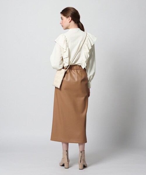 DRESSTERIOR（ドレステリア）の「◆【スタイリスト亀恭子さんコラボアイテム】大人フリルブラウス（シャツ/ブラウス・レディース・ブラック/アイボリー・38/36/34）」の19枚目の写真