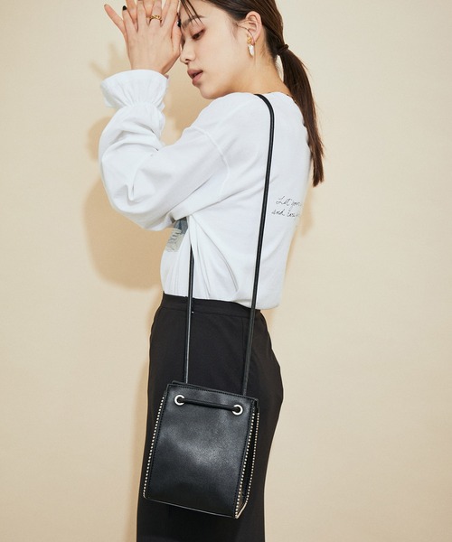 MADEMOISELLE ROPE'（マドモアゼル ロペ）の「【2WAY】ボールチェーントリムバッグ（ハンドバッグ・レディース・ブラック/ベージュ系その他・FREE）」の5枚目の写真