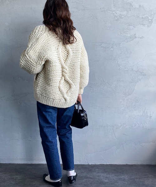 ALLUMER（アリュメール）の「[ALLUMER/アリュメール] ハンドニット ケーブル編みカーディガン（ニット/セーター・レディース・グレー/ホワイト/ベージュ・1）」の17枚目の写真