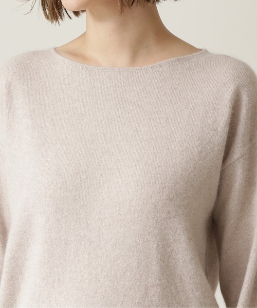 NATURAL BEAUTY BASIC（ナチュラルビューティーベーシック）の「フォックス混ジェントルタッチ　ボートネック（ニット/セーター・レディース・チャコールグレー/オフホワイト/ブルー・MEDIUM）」の4枚目の写真