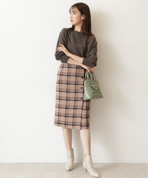 NATURAL BEAUTY BASIC（ナチュラルビューティーベーシック）の「フォックス混ジェントルタッチ　ボートネック（ニット/セーター・レディース・チャコールグレー/オフホワイト/ブルー・MEDIUM）」の10枚目の写真