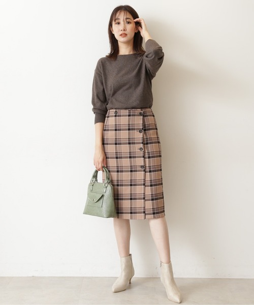 NATURAL BEAUTY BASIC（ナチュラルビューティーベーシック）の「フォックス混ジェントルタッチ　ボートネック（ニット/セーター・レディース・チャコールグレー/オフホワイト/ブルー・MEDIUM）」の18枚目の写真