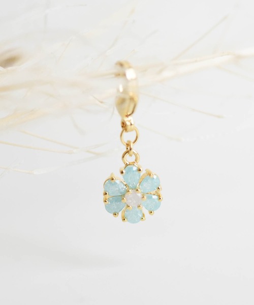 ma chere Cosette?（マシェールコゼット）の「お花マスクチャーム（チャーム・レディース・アイボリー/ブラック/ライトブルー/ピンク/クリア/マルチ・FREE）」の3枚目の写真