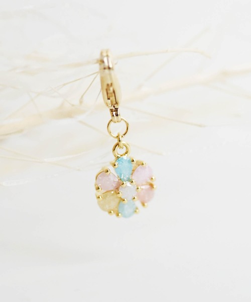 ma chere Cosette?（マシェールコゼット）の「お花マスクチャーム（チャーム・レディース・アイボリー/ブラック/ライトブルー/ピンク/クリア/マルチ・FREE）」の10枚目の写真