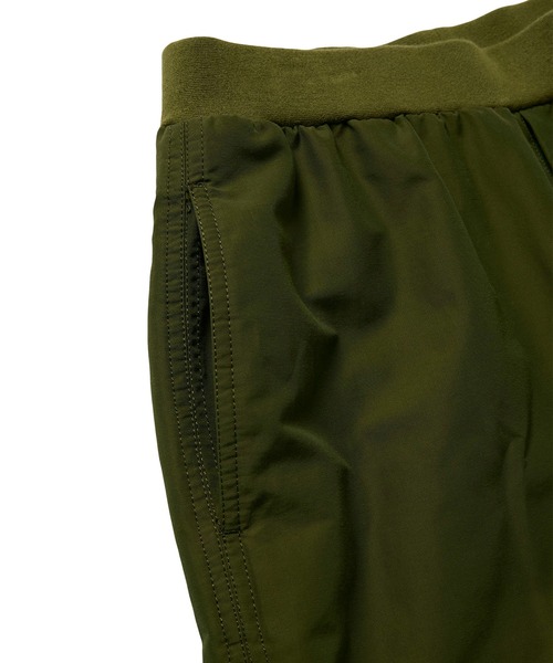 KATHARINE HAMNETT（キャサリンハムネット）の「KATHARINE HAMNETT/キャサリンハムネット REBEL PANTS（カーゴパンツ・メンズ・ブラック/オリーブ・MEDIUM/LARGE）」の3枚目の写真