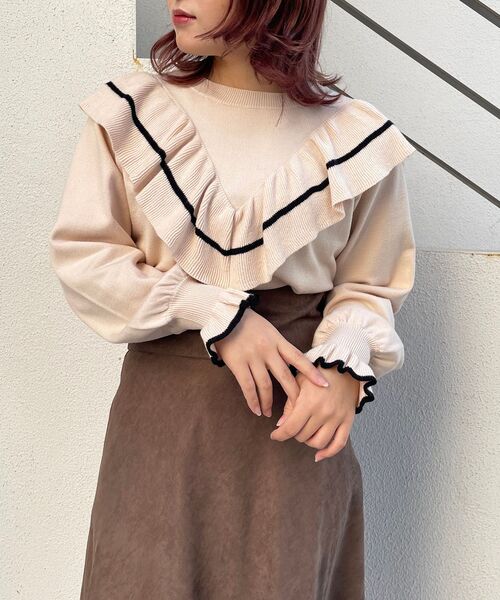 MAJESTIC LEGON（マジェスティックレゴン）の「パピヨンフリルバイカラーニット（ニット/セーター・レディース・ブラック/アイボリー/モカ・MEDIUM）」の22枚目の写真