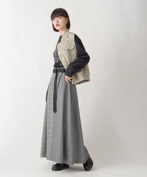 La SRIC（ラスリック）の「La SRIC / アシメチェックフレアSK（スカート・レディース・ブラック/グレー・38）」の2枚目の写真