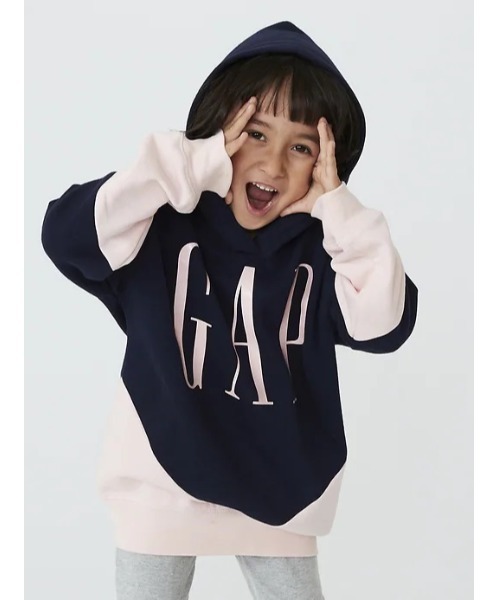 GAP(ギャップ)の「カラーブロック GAPロゴ パーカー (キッズ)(パーカー・キッズ・グレー/ブルー・XS/S/M/L/XL/XXL)」の2枚目の写真