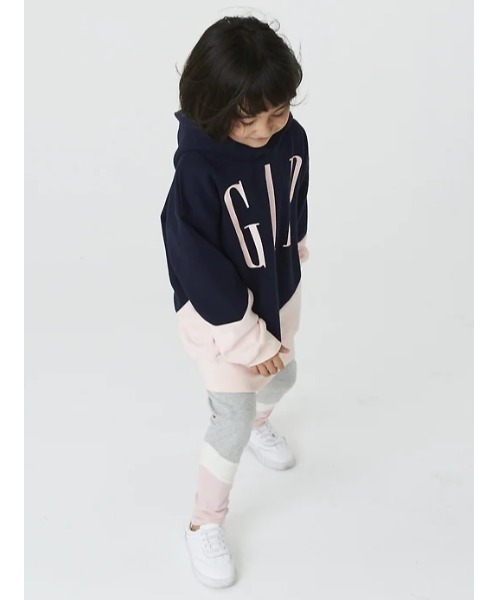 GAP(ギャップ)の「カラーブロック GAPロゴ パーカー (キッズ)(パーカー・キッズ・グレー/ブルー・XS/S/M/L/XL/XXL)」の6枚目の写真