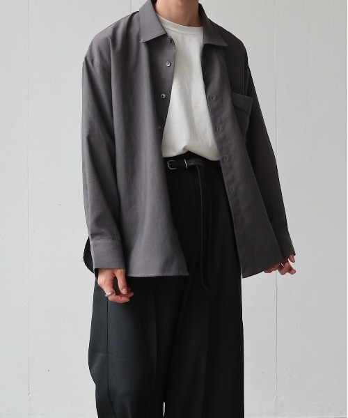 anown（アノン）の「2wayスリーブレギュラーカラーシャツ【ファッションインフルエンサーKuma×anown限定コラボ】（シャツ/ブラウス・メンズ・アイボリー/チャコール/ネイビー/ブラウン・S/M）」の3枚目の写真