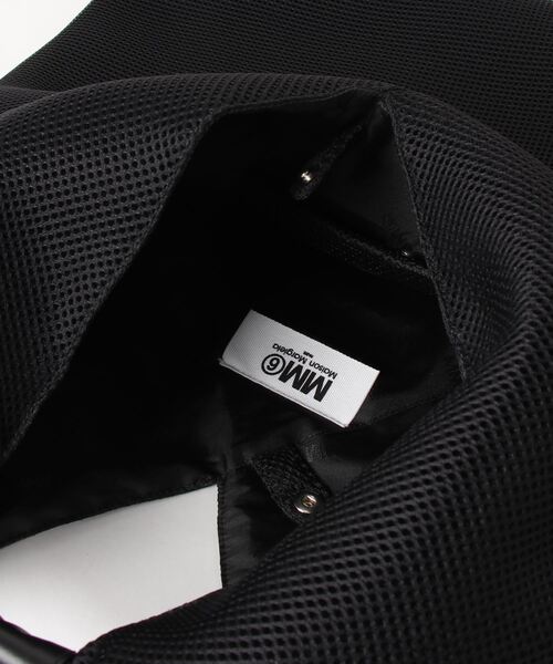 MM6 Maison Margiela（ｴﾑｴﾑｼｯｸｽ ﾒｿﾞﾝ ﾏﾙｼﾞｪﾗ）の「MM6 Maison Margiela メッシュハンドバッグ（ハンドバッグ・レディース・ブラック・FREE）」の5枚目の写真